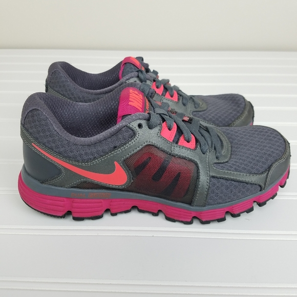 nike dual fusion st2